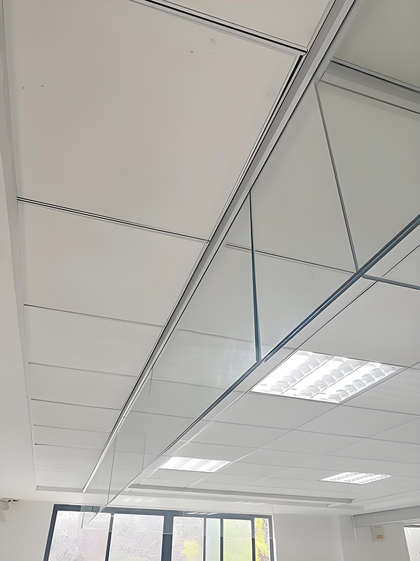 王益玻璃王益挡烟垂壁