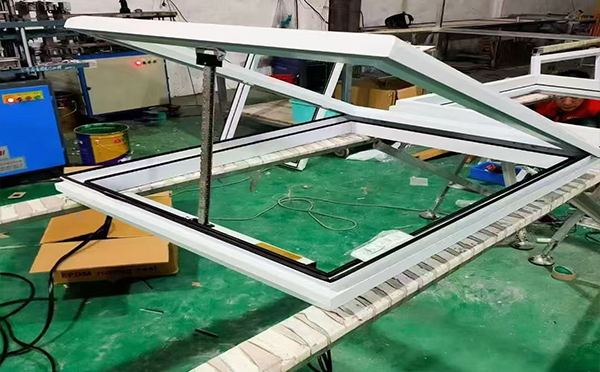 某地下车库出入口王益排烟窗配置工程