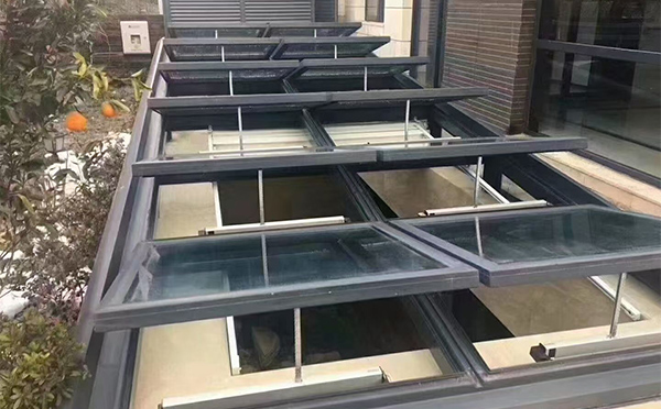 某轨道交通车辆维修车间王益排烟窗应用