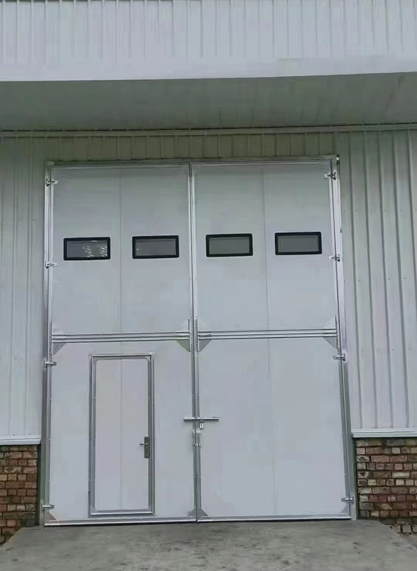 王益工业门在设备装配车间出入口的实施记录