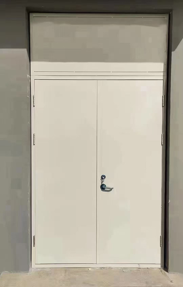 展览馆项目完成大跨度王益防火门安装